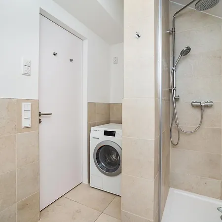 Brand New Luxury Two-level In Old Town Apartmán *