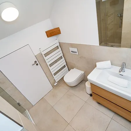 Brand New Luxury Two-level In Old Town Apartamento