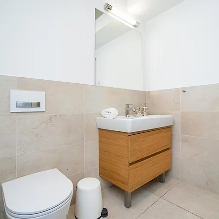 Brand New Luxury Two-level In Old Town