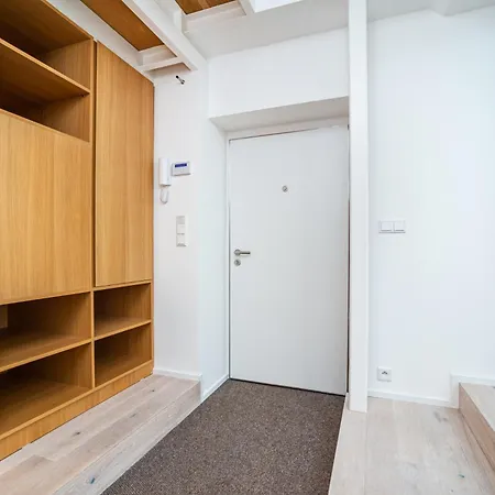 Brand New Luxury Two-level In Old Town