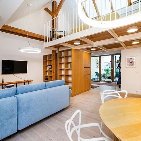 Brand New Luxury Two-level In Old Town *